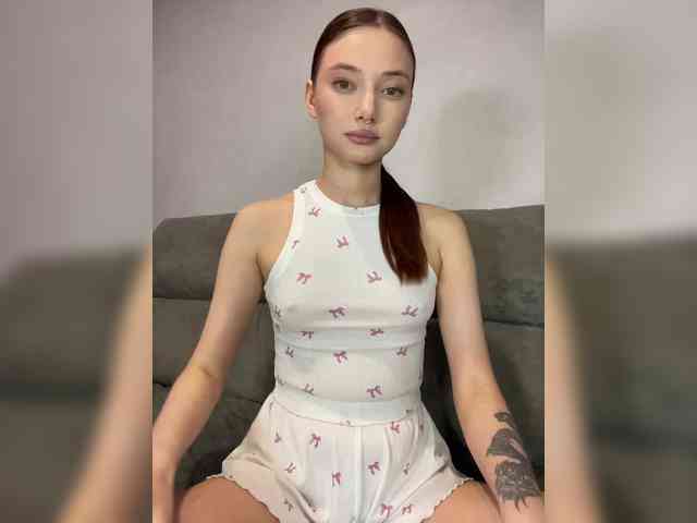 Model: ALice__FoXx
