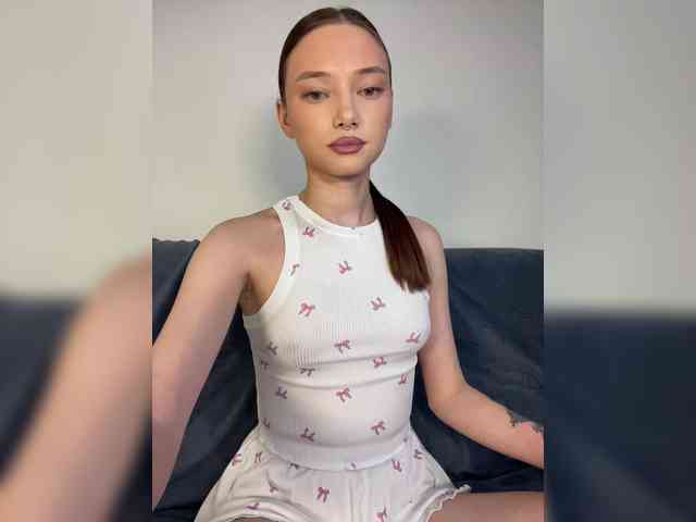 Model: ALice__FoXx