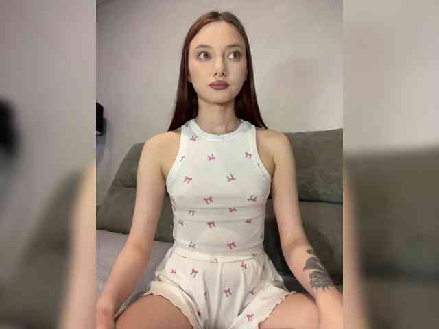 Model: ALice__FoXx