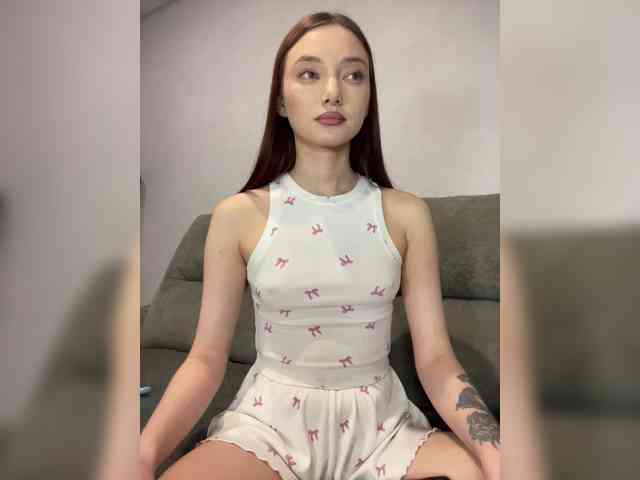 Alice__Foxx webcam