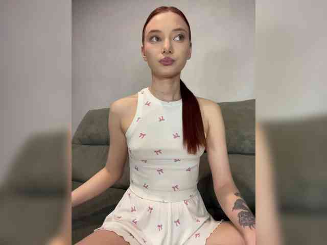 Alice__Foxx