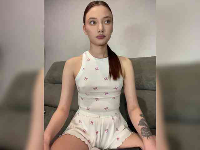 Model: ALice__FoXx