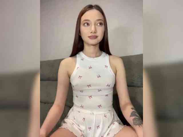 Alice__Foxx