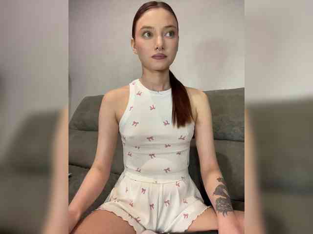 Model: ALice__FoXx