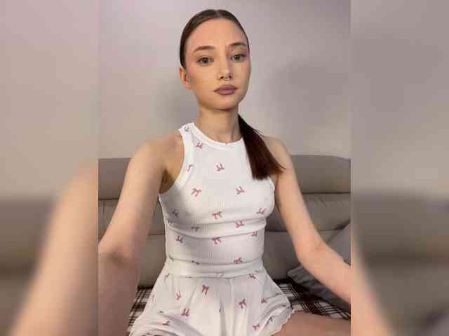 Model: ALice__FoXx