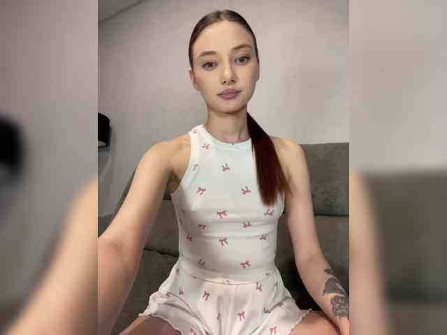 Alice__Foxx