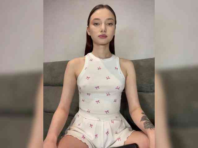 Model: ALice__FoXx