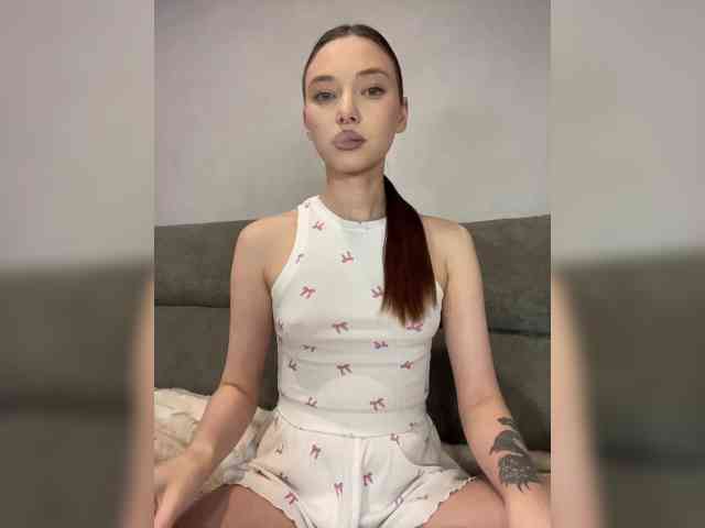 Model: ALice__FoXx