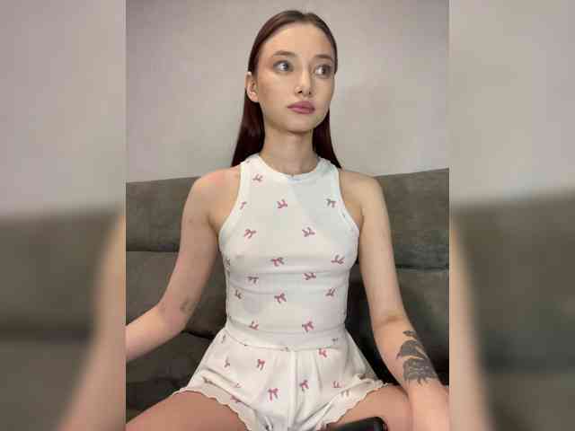 Alice__Foxx webcam
