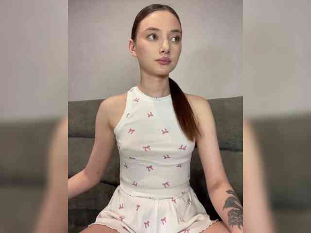 Model: ALice__FoXx