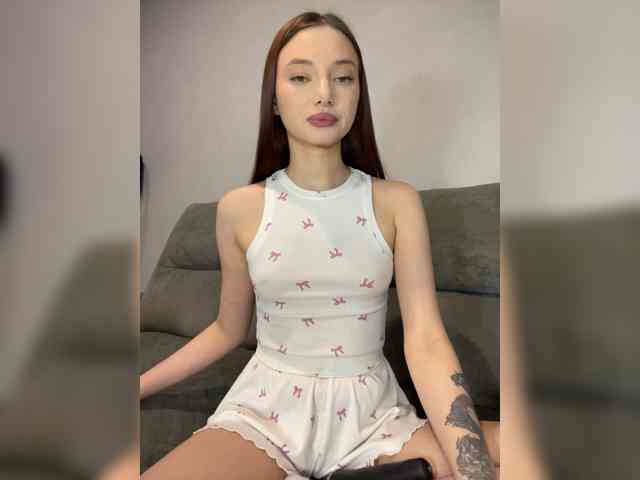 Alice__Foxx