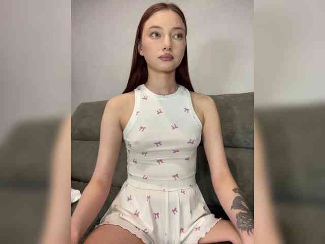Alice__Foxx webcam