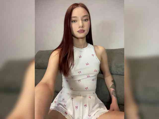 Alice__Foxx webcam