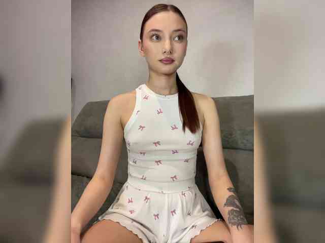 Model: ALice__FoXx