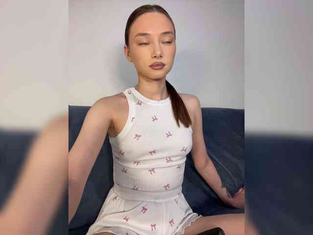 Alice__Foxx webcam