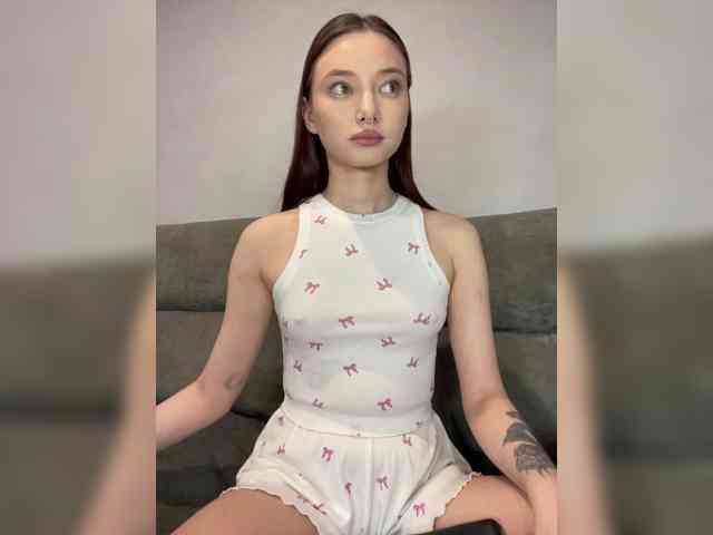 Model: ALice__FoXx