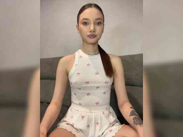Model: ALice__FoXx