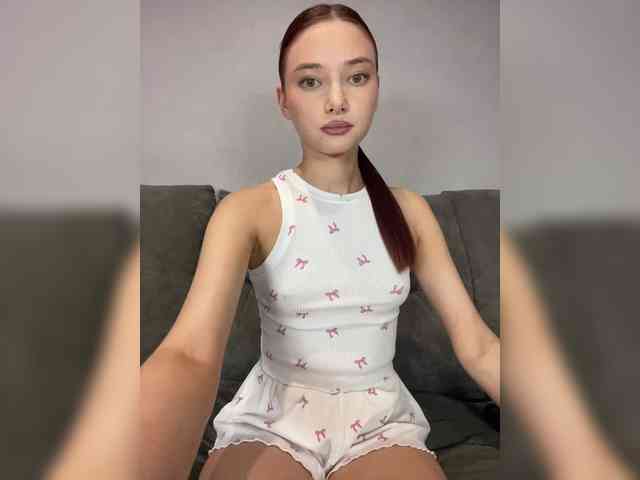 Alice__Foxx webcam
