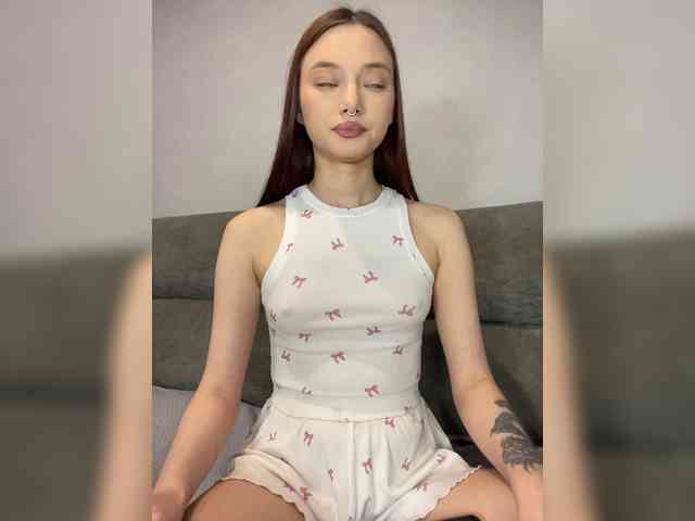 Model: ALice__FoXx