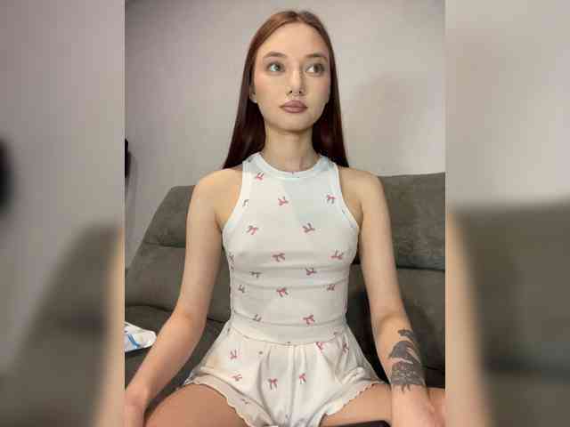 Alice__Foxx webcam