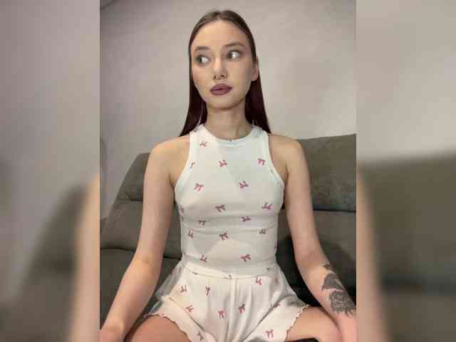 Model: ALice__FoXx
