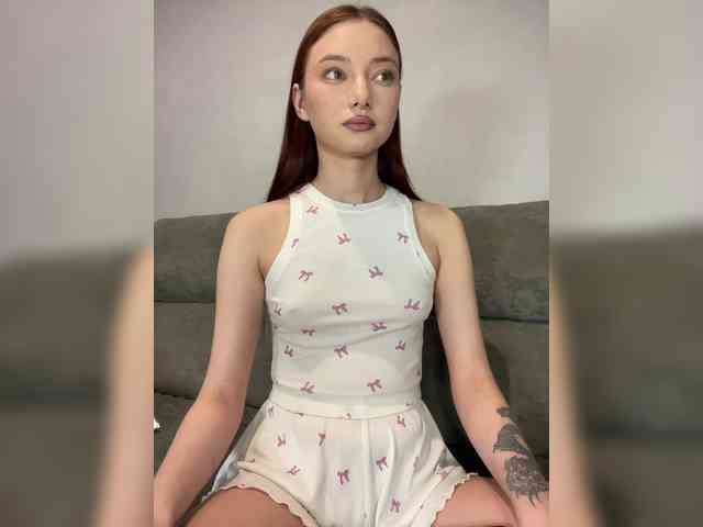 Alice__Foxx