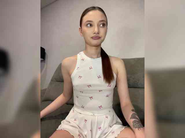 Alice__Foxx