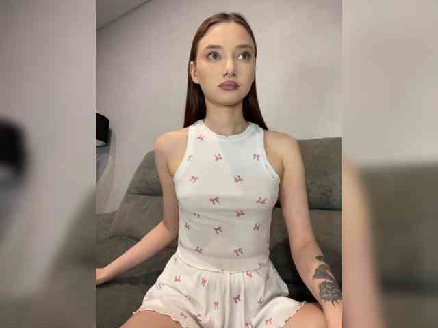 Alice__Foxx