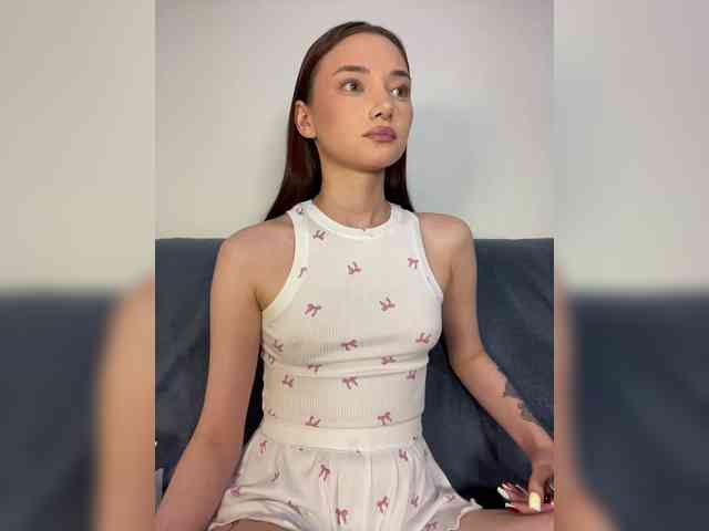 Model: ALice__FoXx