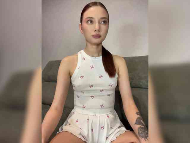 Model: ALice__FoXx
