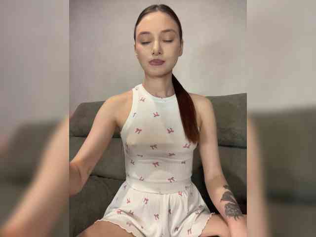 Model: ALice__FoXx