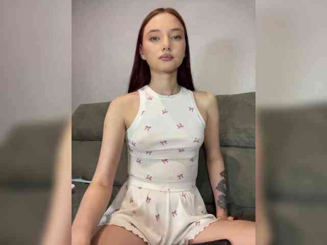 Alice__Foxx webcam