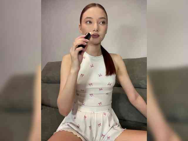 Alice__Foxx webcam