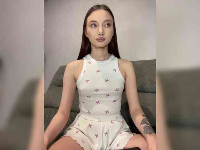 Alice__Foxx