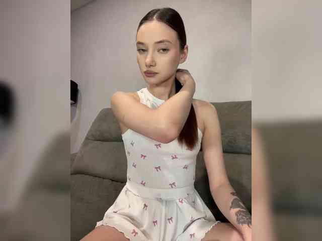 Model: ALice__FoXx