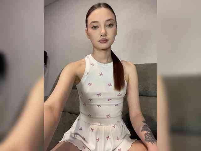 Model: ALice__FoXx