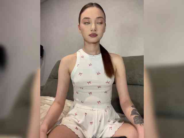 Alice__Foxx
