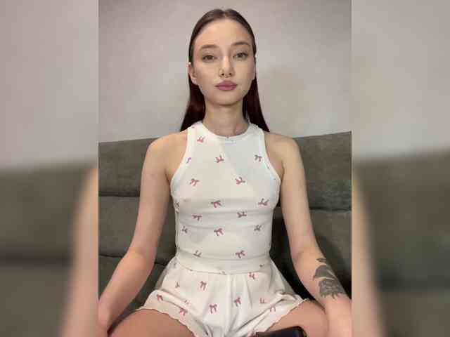 Model: ALice__FoXx