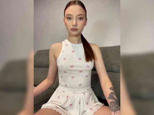 Model: ALice__FoXx