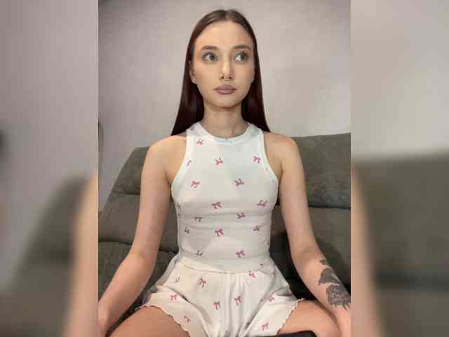 Model: ALice__FoXx