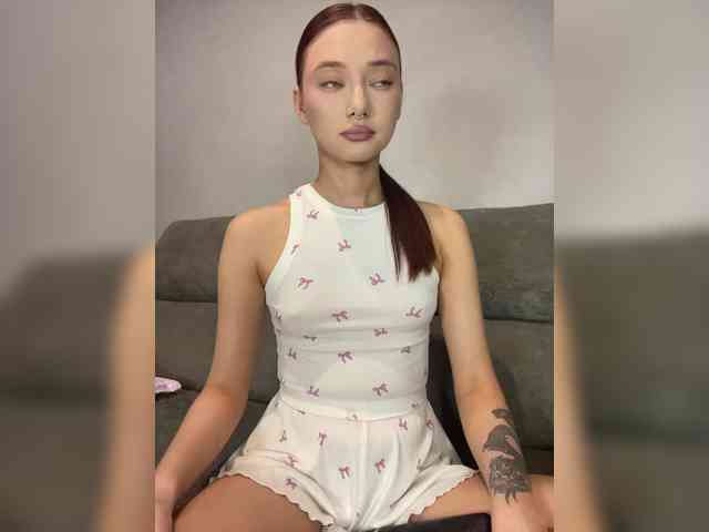 Alice__foxx's live stream