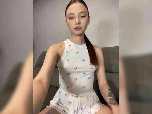 Model: ALice__FoXx