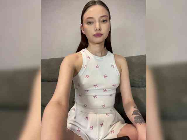 Model: ALice__FoXx