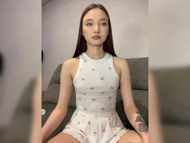 Model: ALice__FoXx