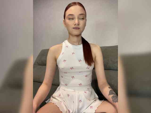 Alice__Foxx