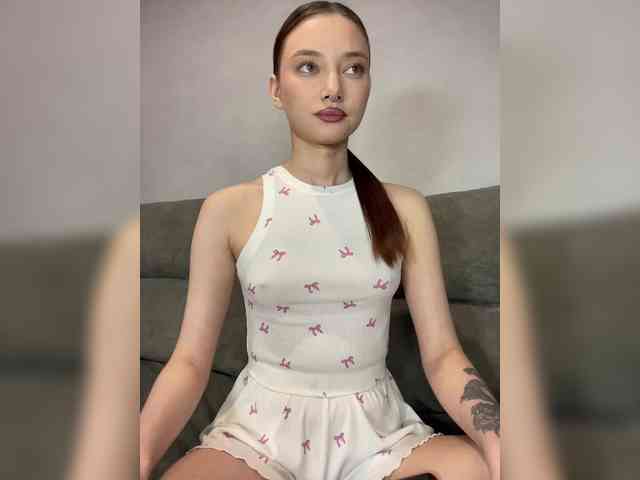 Model: ALice__FoXx
