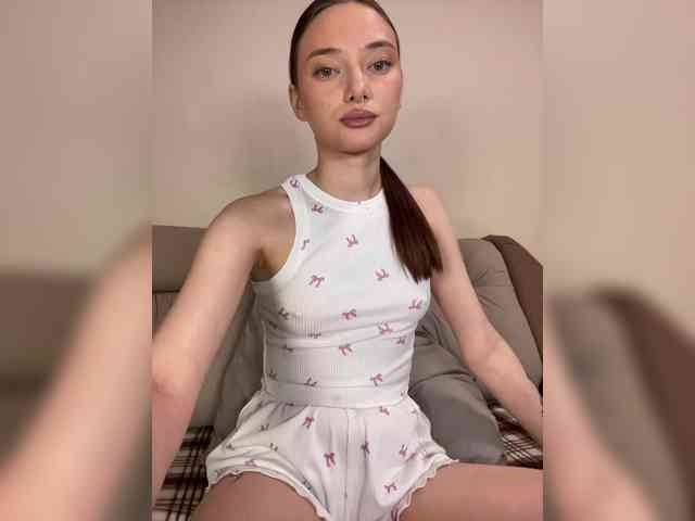 Model: ALice__FoXx