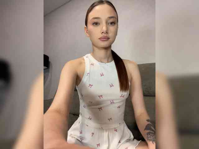 Model: ALice__FoXx