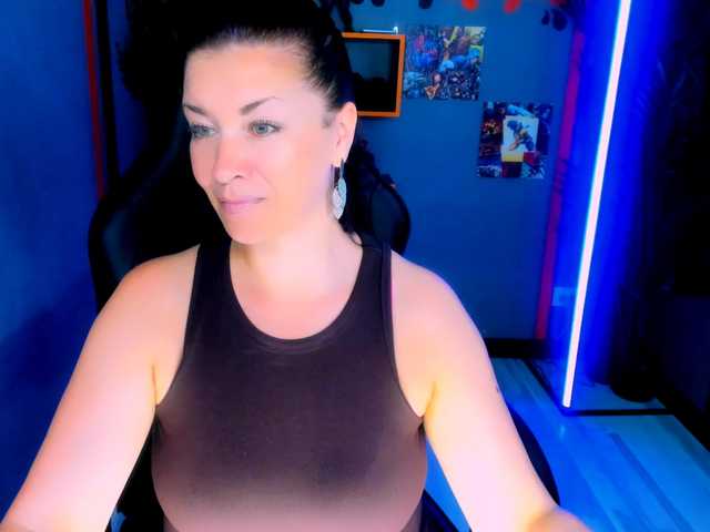AnaMills live webcam show