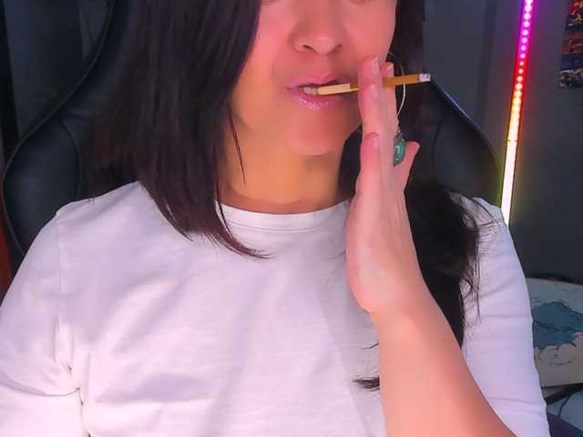 AnaMills live cam preview